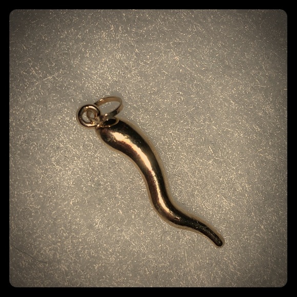 Gold charm - Picture 1 of 2